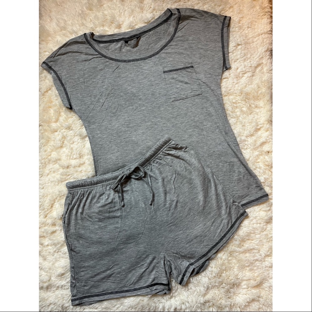 Ekouaer Women's Size Small Gray Sleepwear Set Pajamas Shorts & Top Lounewear